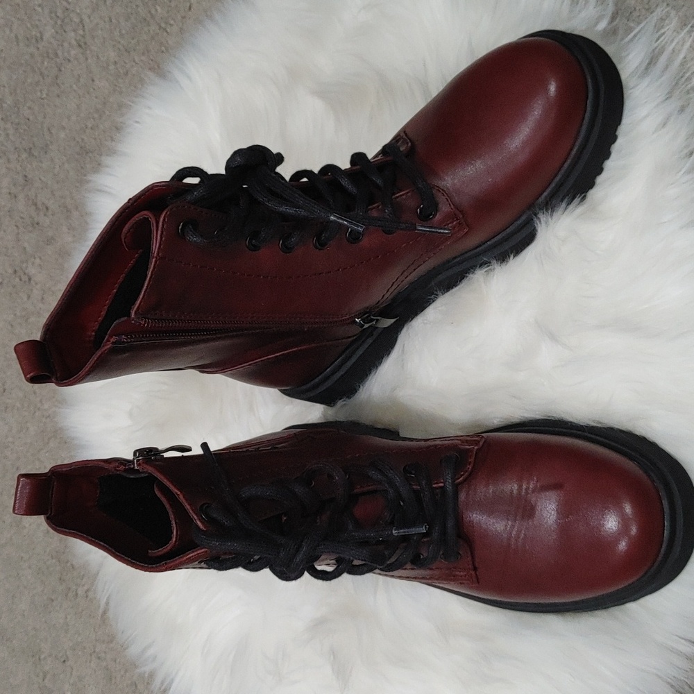 Xappeal Maroon Combat Boot Size 6.5